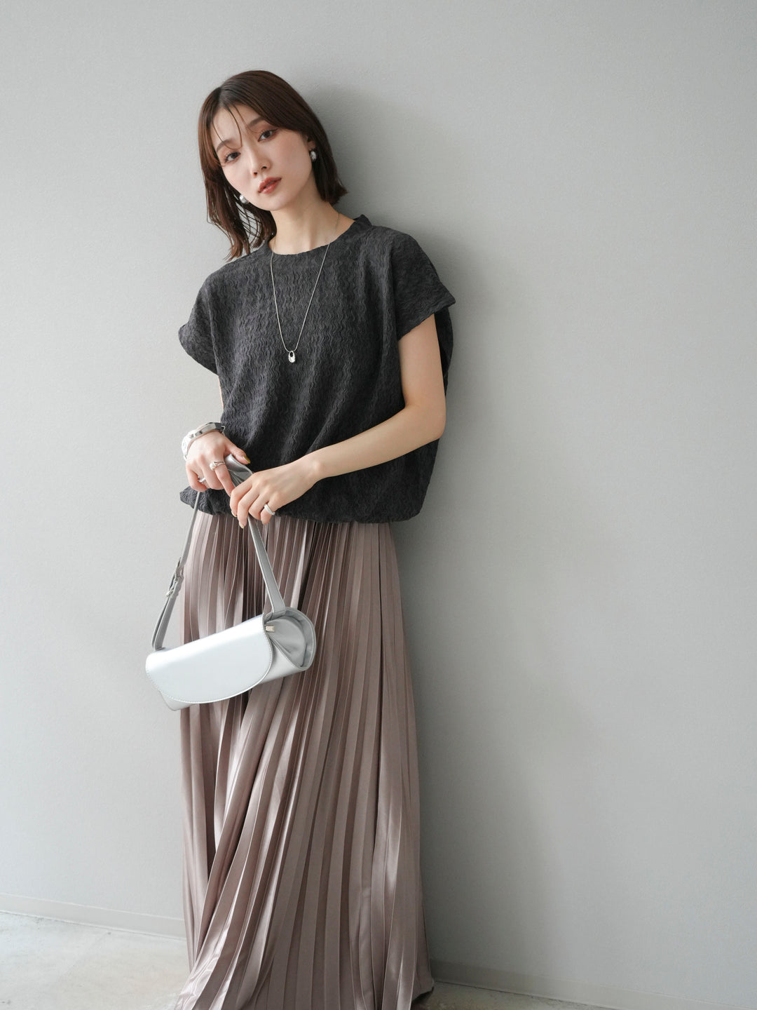 【預購】抽繩下擺提花套頭衫/炭灰色