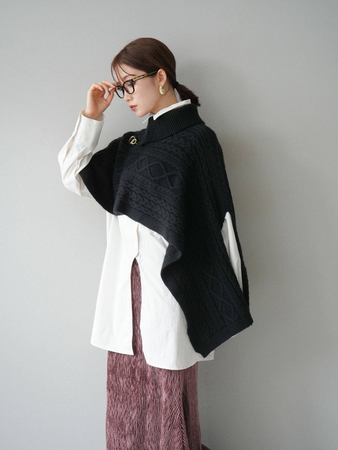 [予約]ケーブル編みニットケープ/ブラック