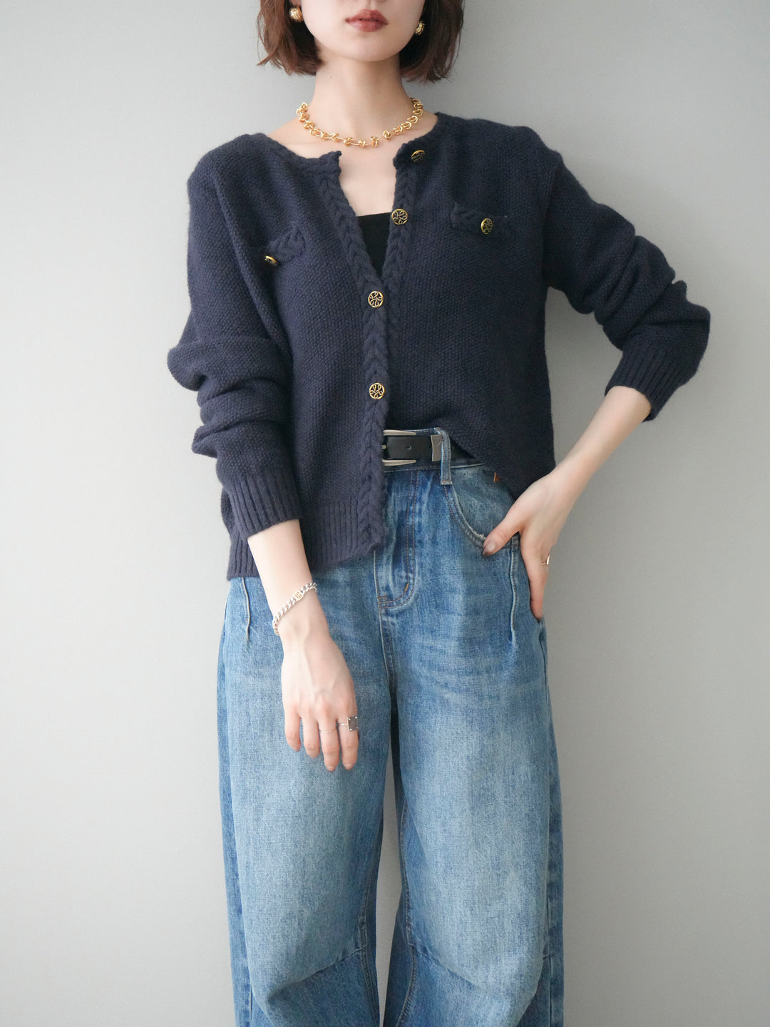 [予約]編みこみアンティークボタンニットカーディガン/navy