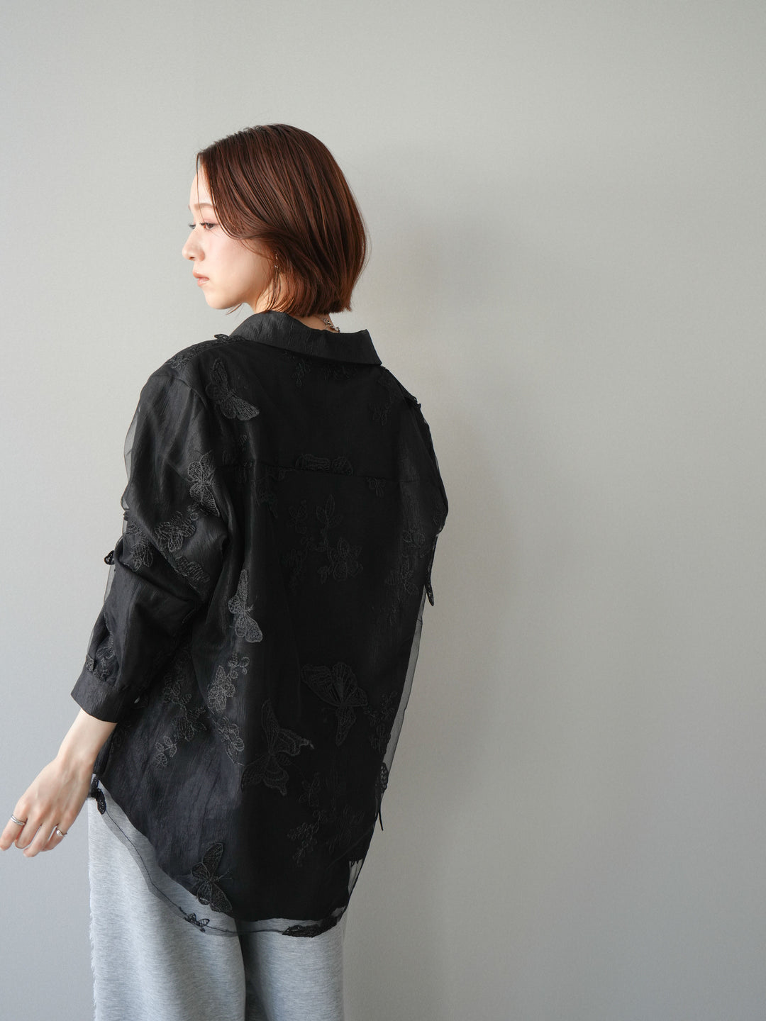 [予約]3Dバタフライエンブロイダリーブラウス/black