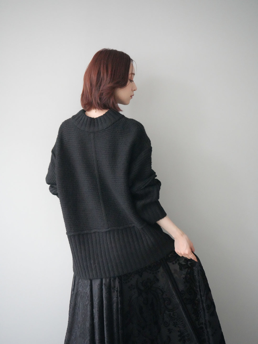 [SET]編み地切替ボトルネックニットプルオーバー+アンティーク柄フロッキーマキシスカート(2set)