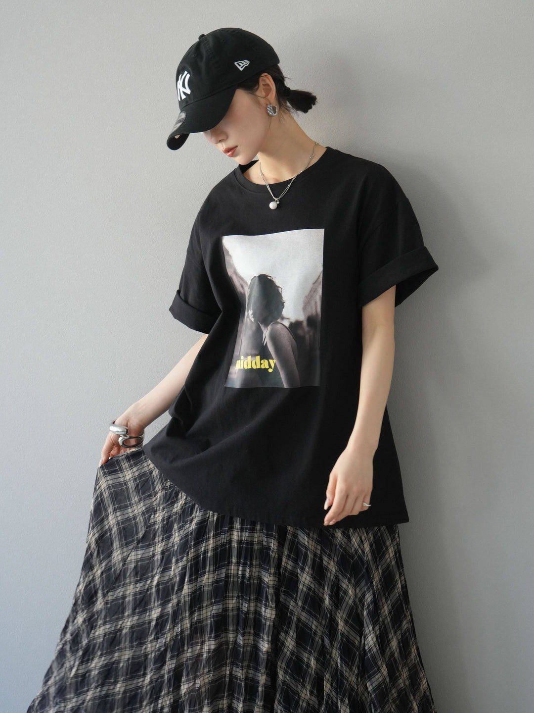 [SET]ネオンロゴフォトプリントBIG Tシャツ+シアーチェックアシンメトリーワッシャースカート(2set)
