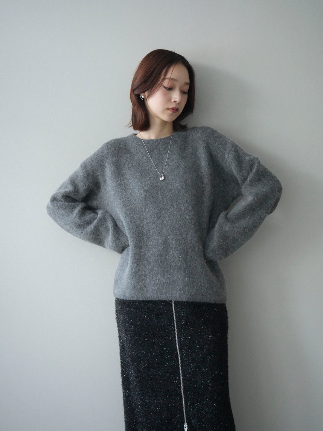 [SET]アンゴラタッチクルーネックニットプルオーバー+ラメシャギーフロントジップスカート(2set)