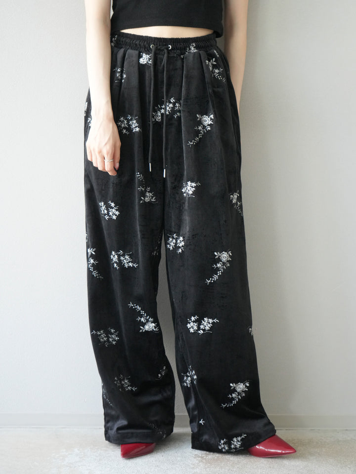 [予約]ベロアフラワーエンブロイダリーイージーパンツ/ブラック