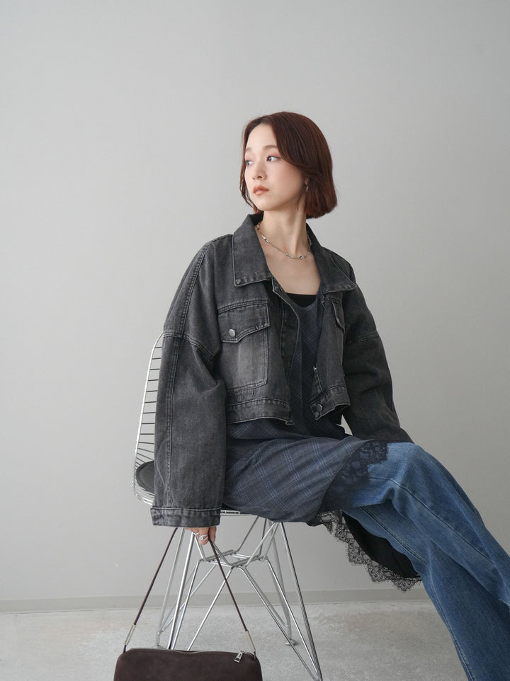 【套裝】牛仔短版襯衫外套+不對稱格紋蕾絲吊帶背心+流蘇半喇叭牛仔褲（三件套）