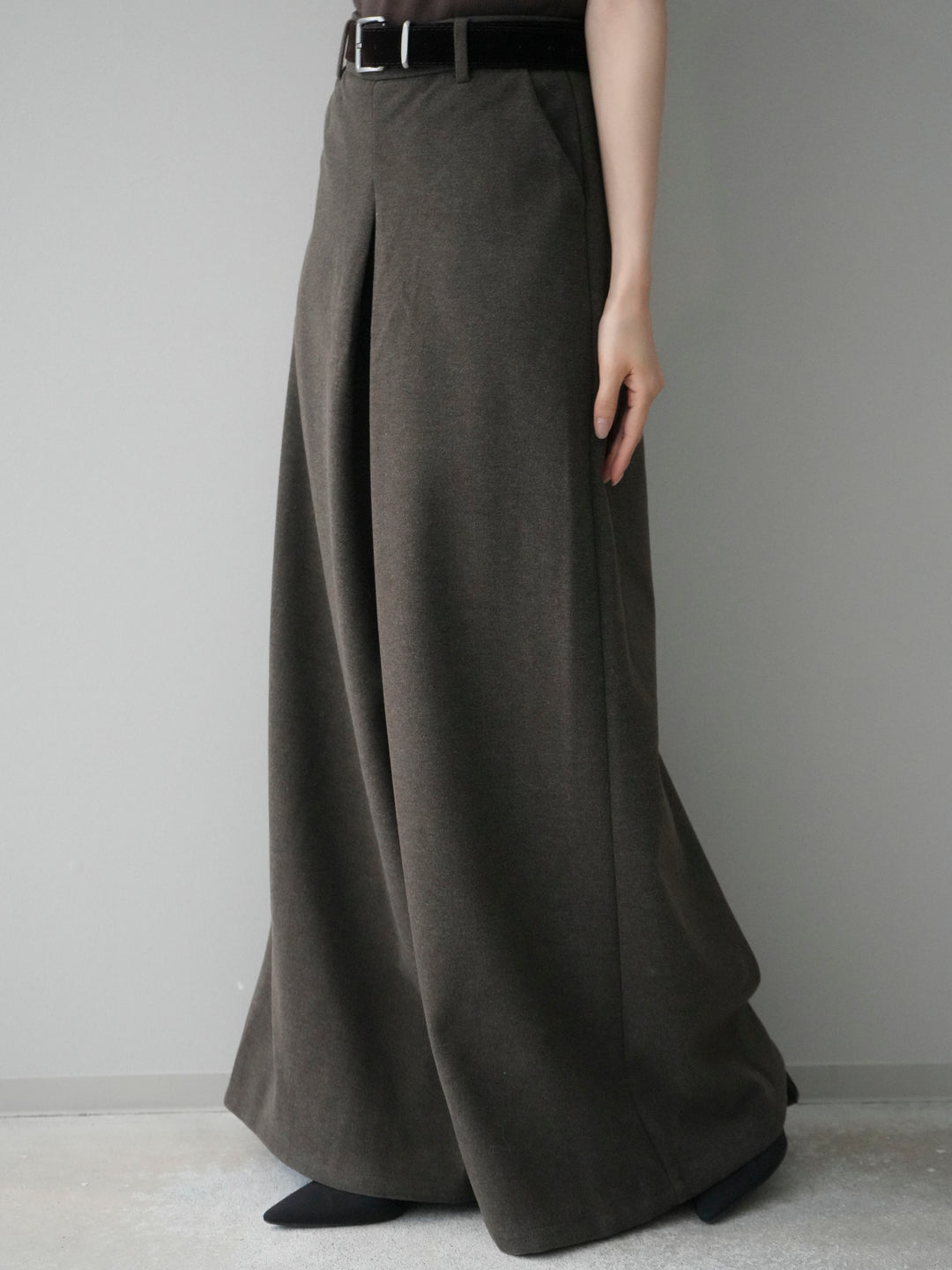 [予約]ベルト付きフロントタックワイドパンツ/brown