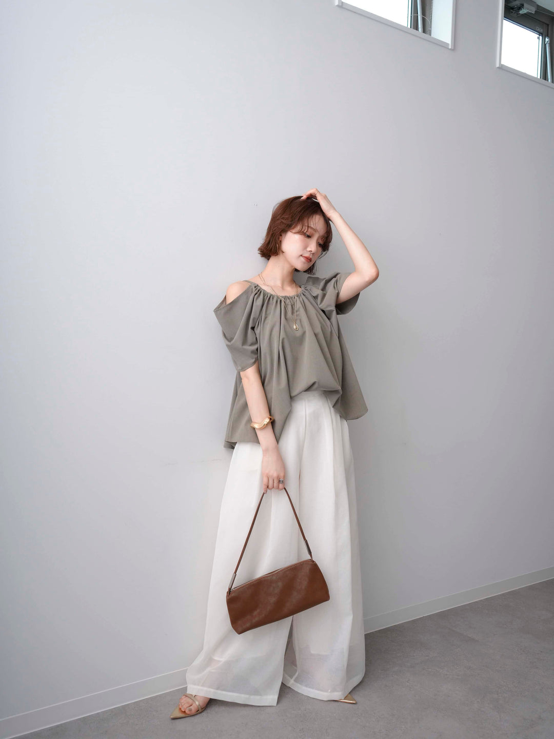 [予約]オープンショルダーギャザートップス/ashkhaki