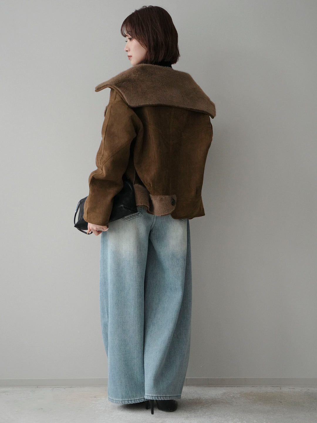 [SET]ムートンショートジャケット+袖ボタンボトルネックリブニットトップス+ベルト付裏起毛カーブデニムパンツ(3set)