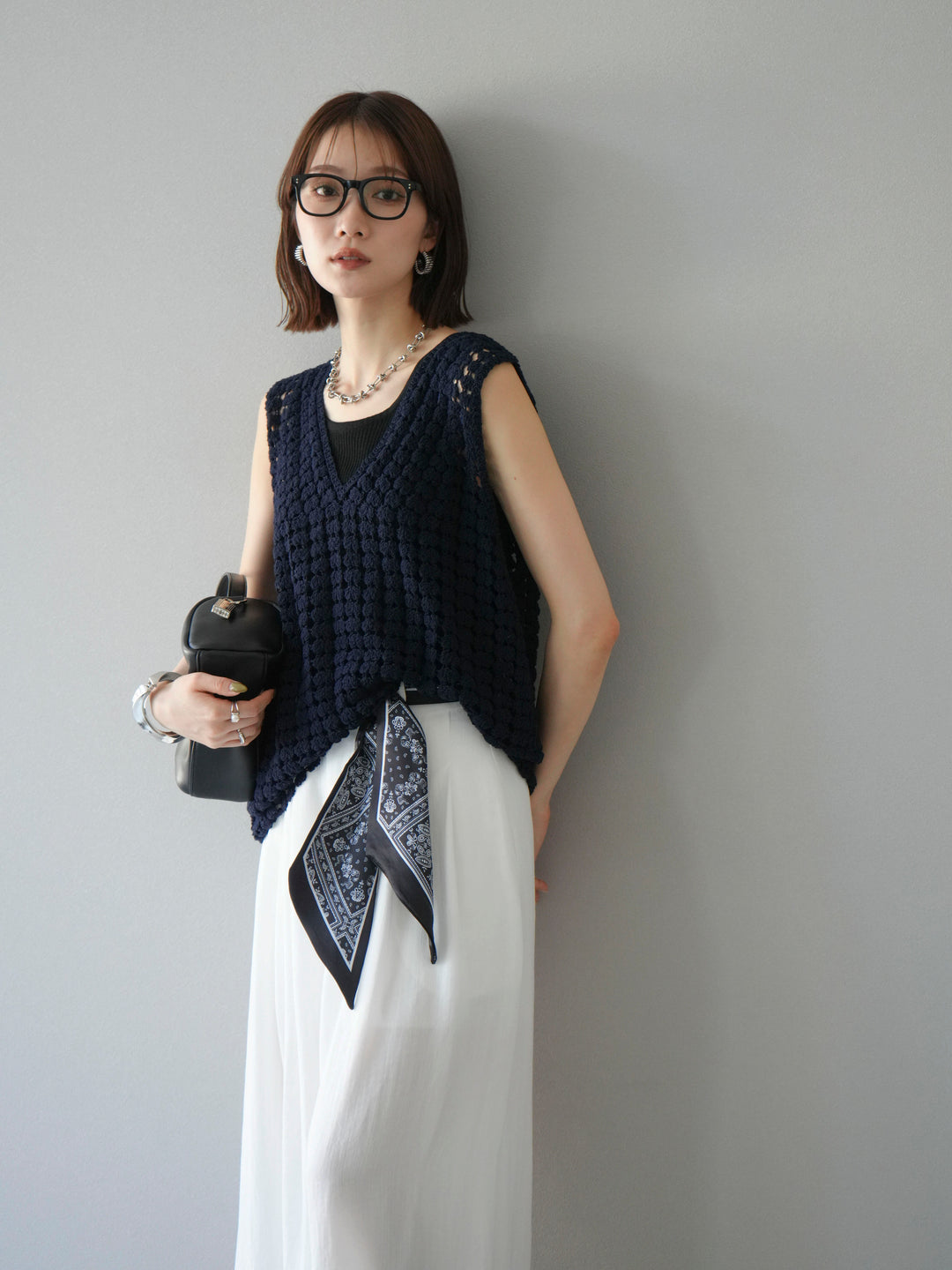 [予約]レースアップクロシェ編みニットベスト/ネイビー