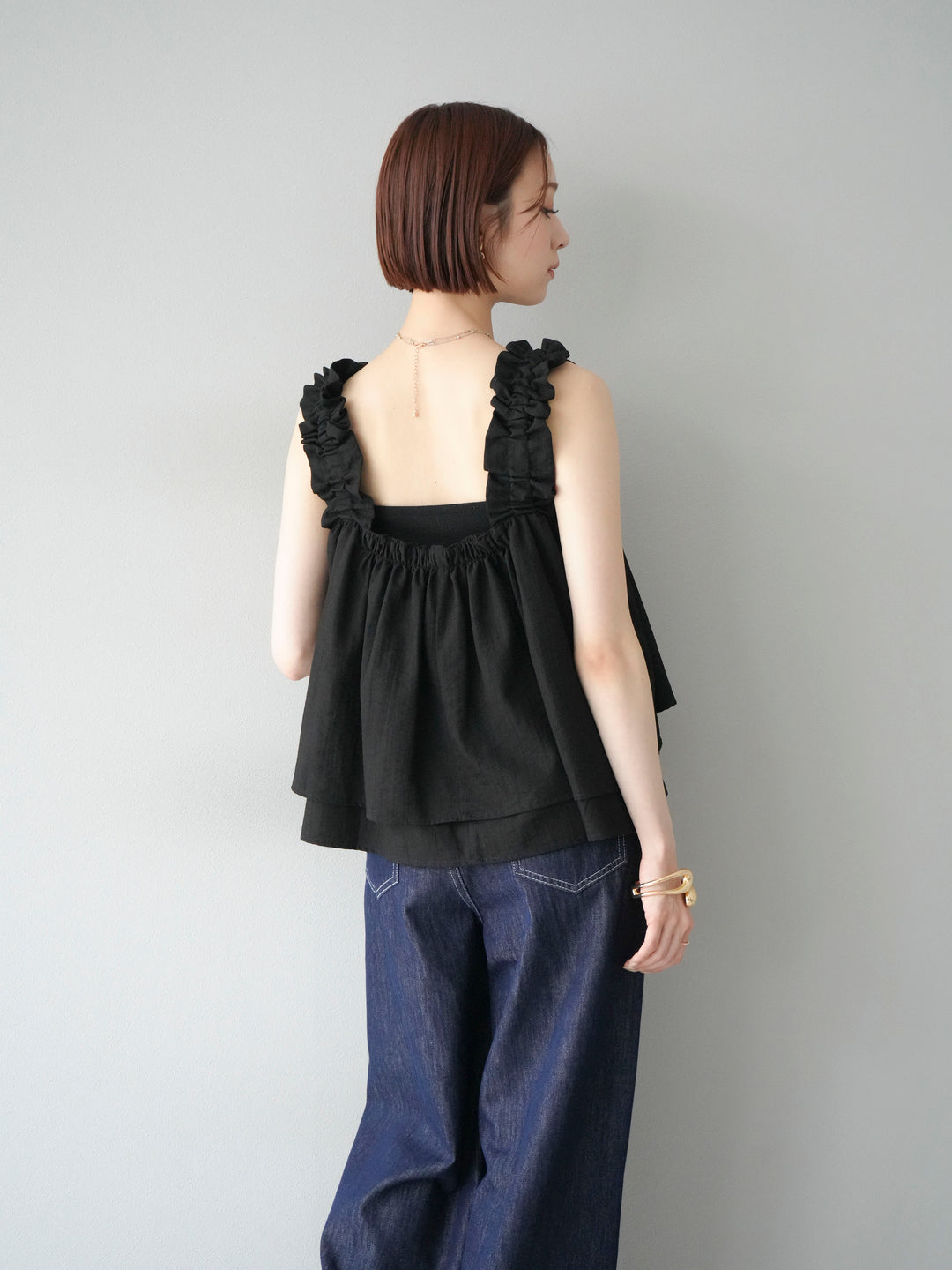 [SET] 縮肩喇叭背心 + 臀部設計牛仔褲 (2 件套)
