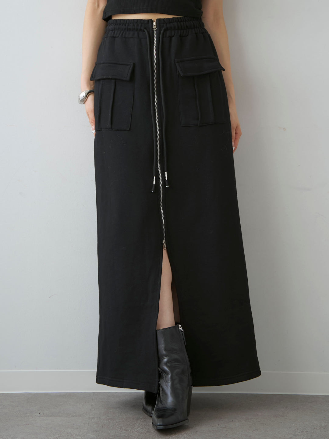 [予約]フロントZIPポケットデザインスウェットスカート/black