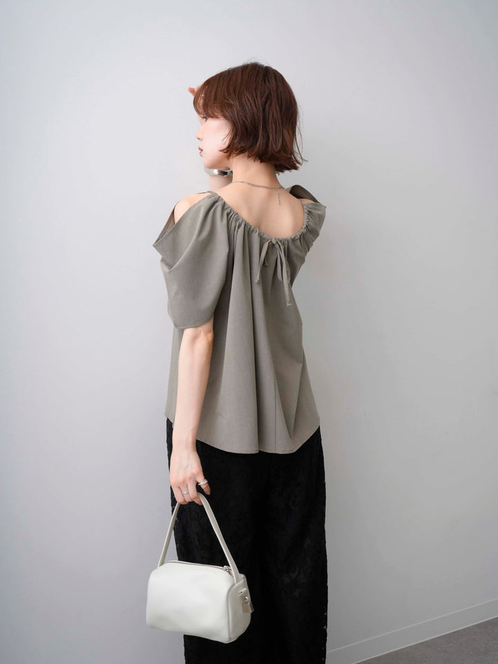 [予約]オープンショルダーギャザートップス/ashkhaki