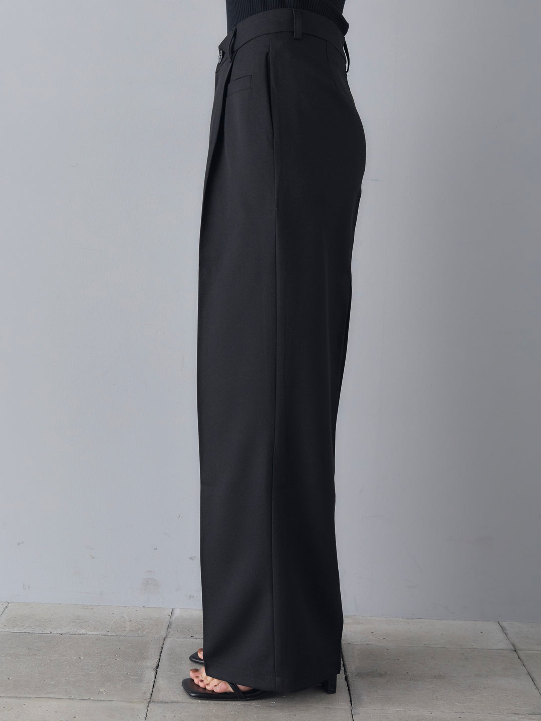 [Pre-order] Linen touch tuck wide pants/black