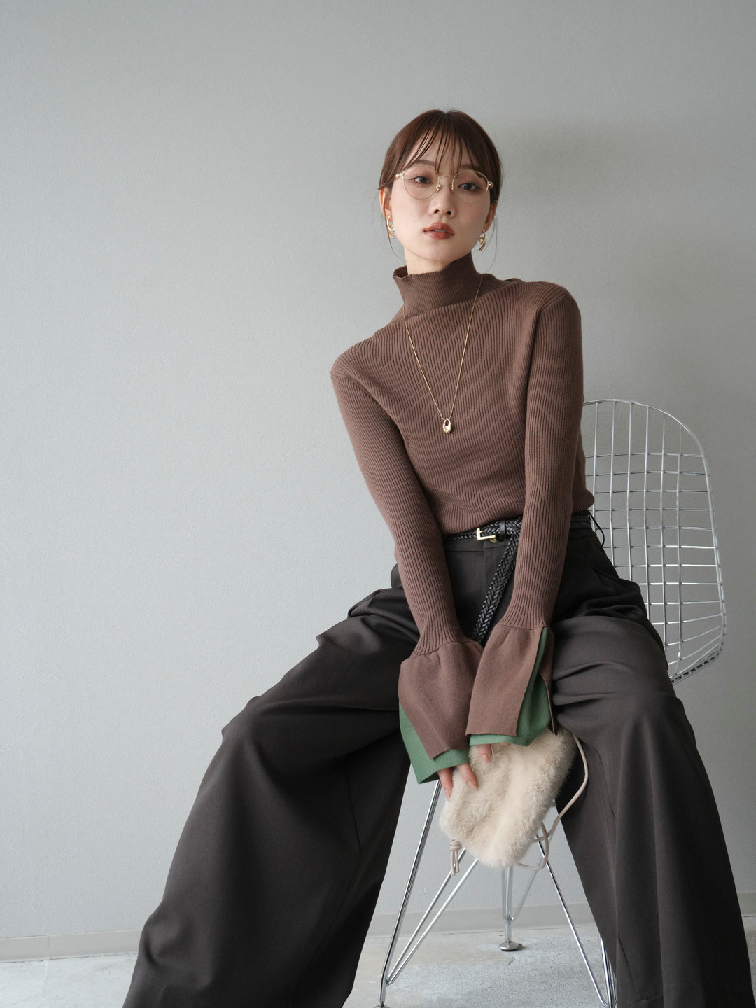 [SET] 疊層喇叭袖高領針織上衣 + 雙褶寬褲 (2 套)