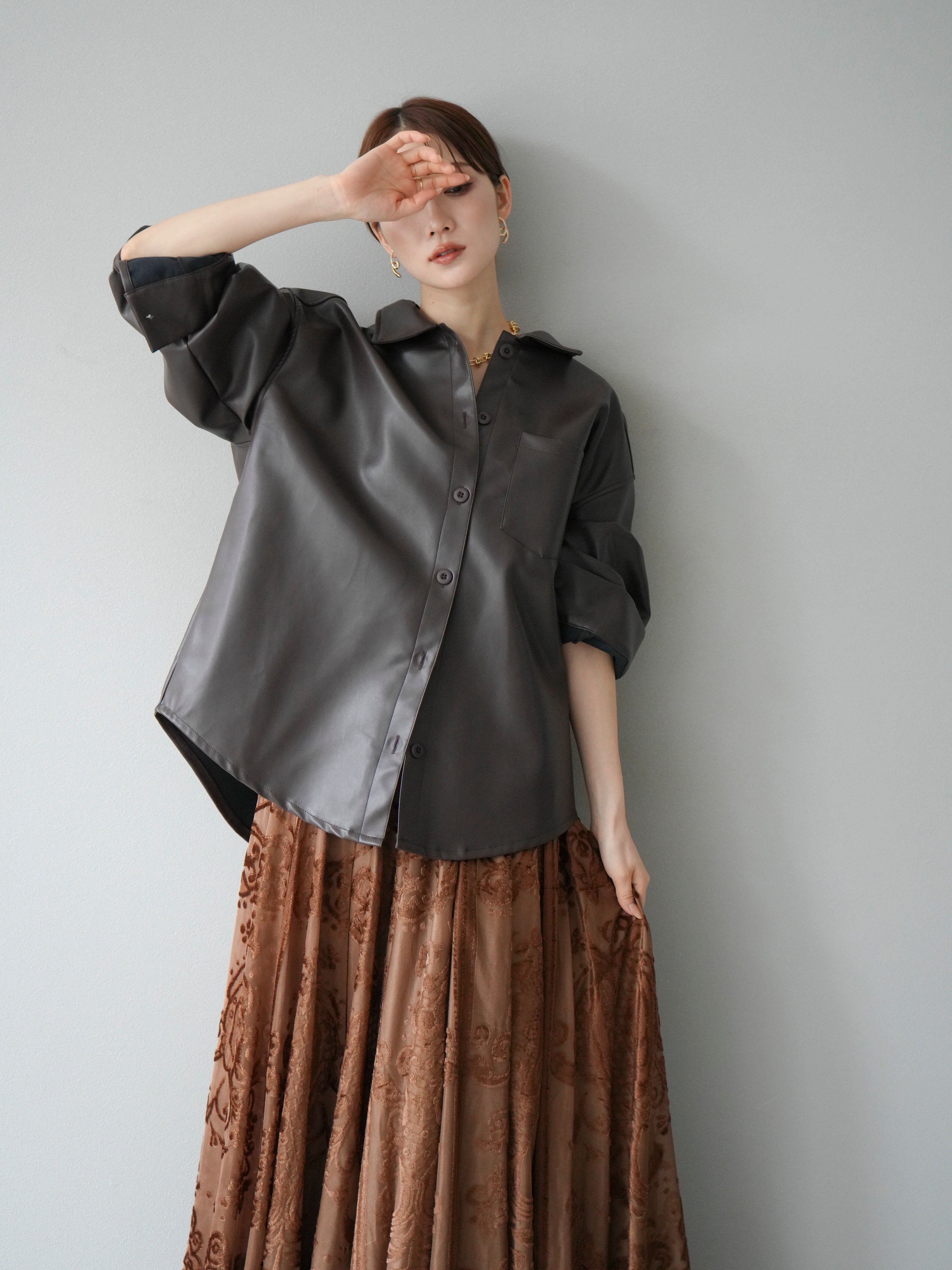 む*ぅ様 完売品　libeiro フェイクレザーシャツ フェイクレザーシャツ – LIBEIRO