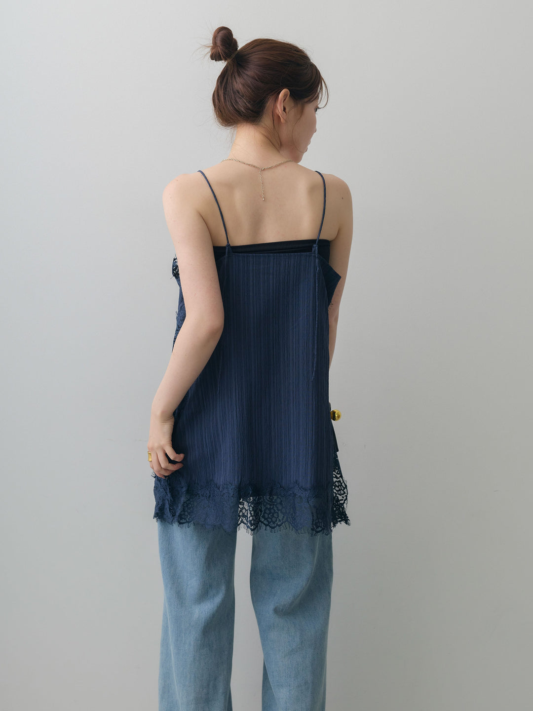 [予約]ワッシャーテクスチャーレーストリムキャミソール/navy