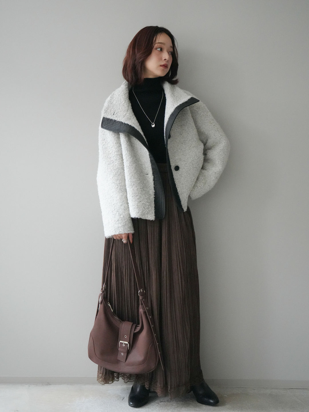 [SET]レザー切替ブークレブルゾン+袖ボタンボトルネックリブニットトップス+裾レーススウェードプリーツマキシスカート(3set)