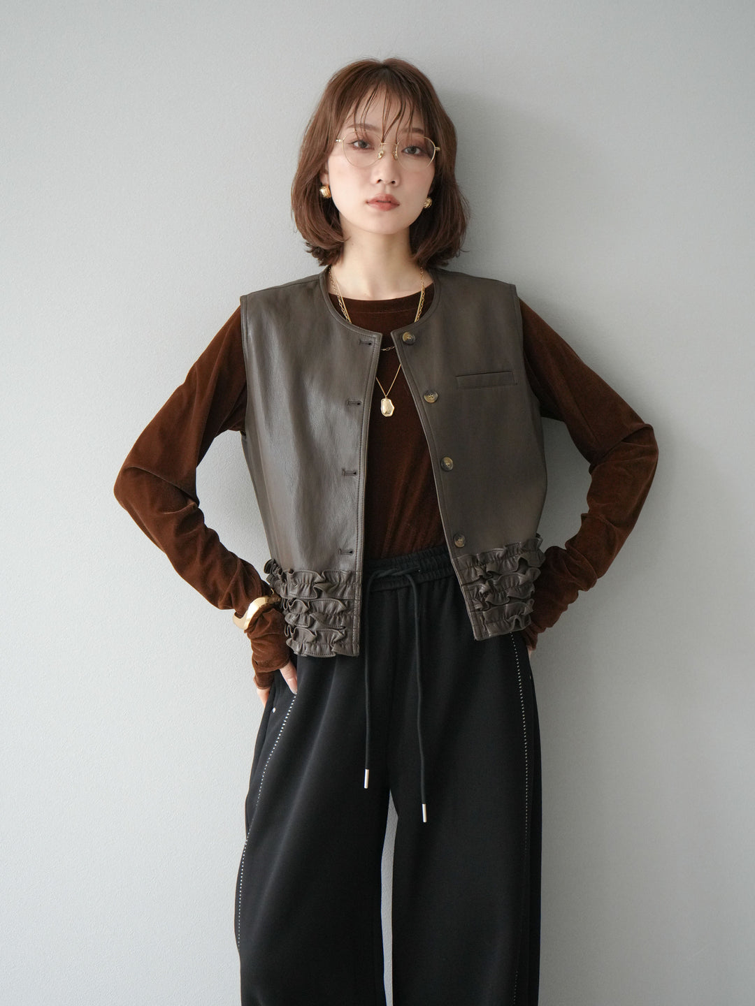 [予約]コンパクトフリルレザーベスト/ブラウン