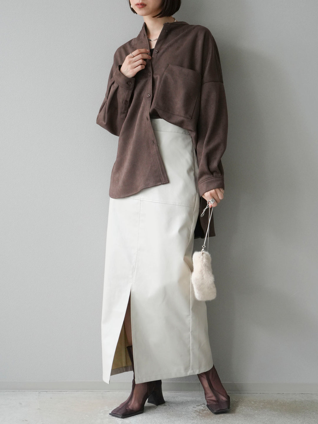 [予約]フェイクレザーフロントスリットスカート/エクリュ