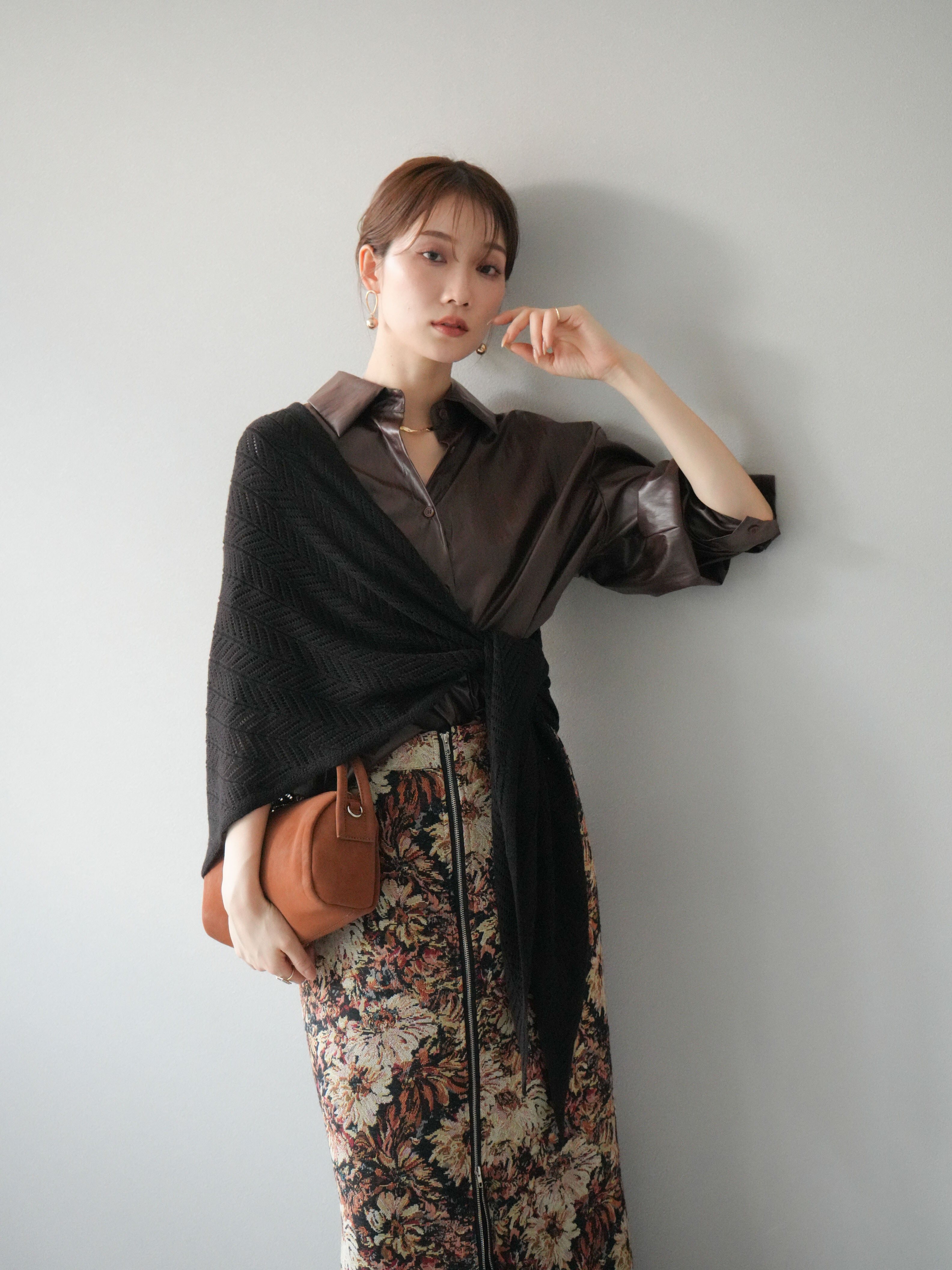 予約]フェイクレザーシャツ/ブラウン – Lumier