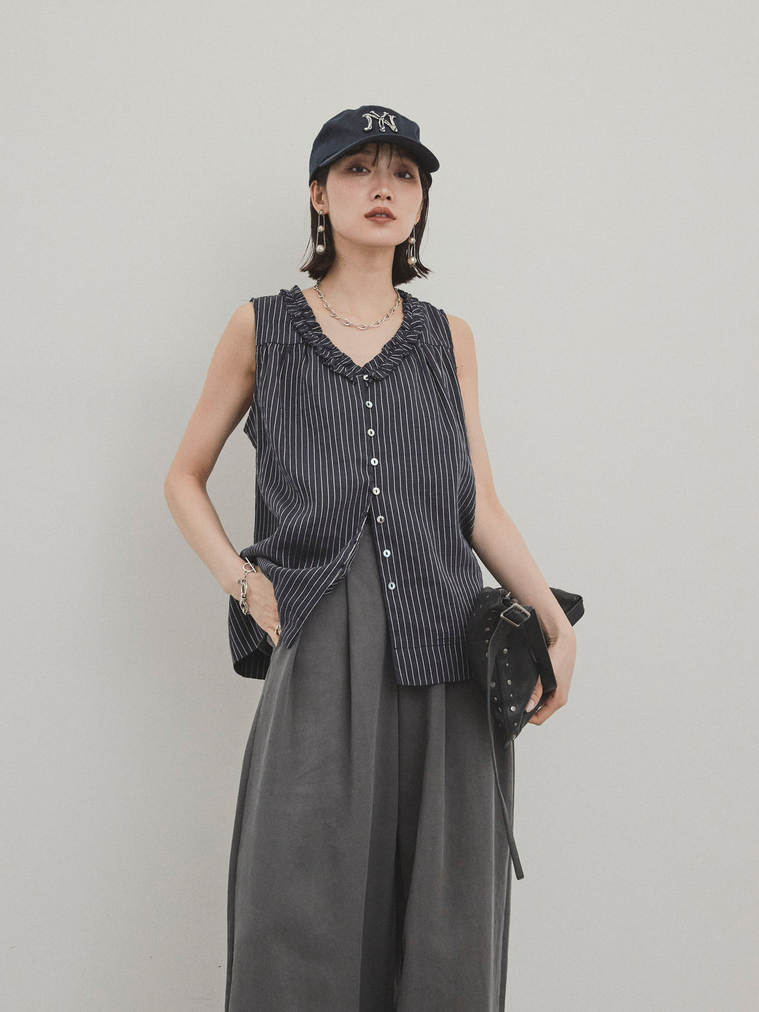 【預購】條紋荷葉邊襯衫/黑色