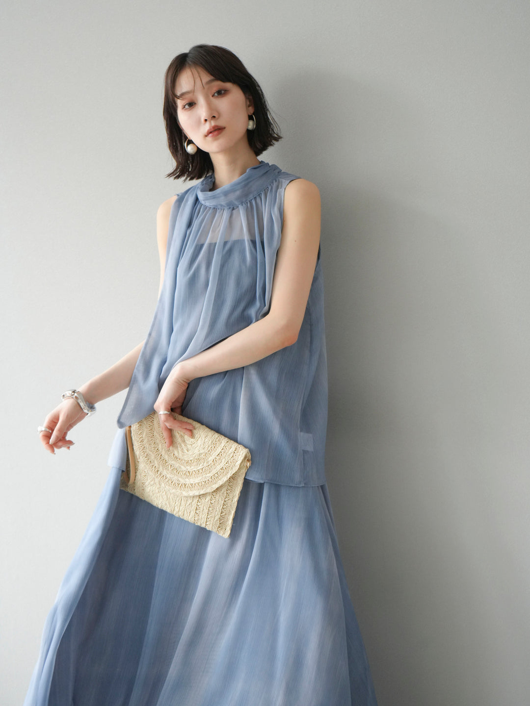 [予約]ニュアンスシアーホルターネックブラウス/ブルー