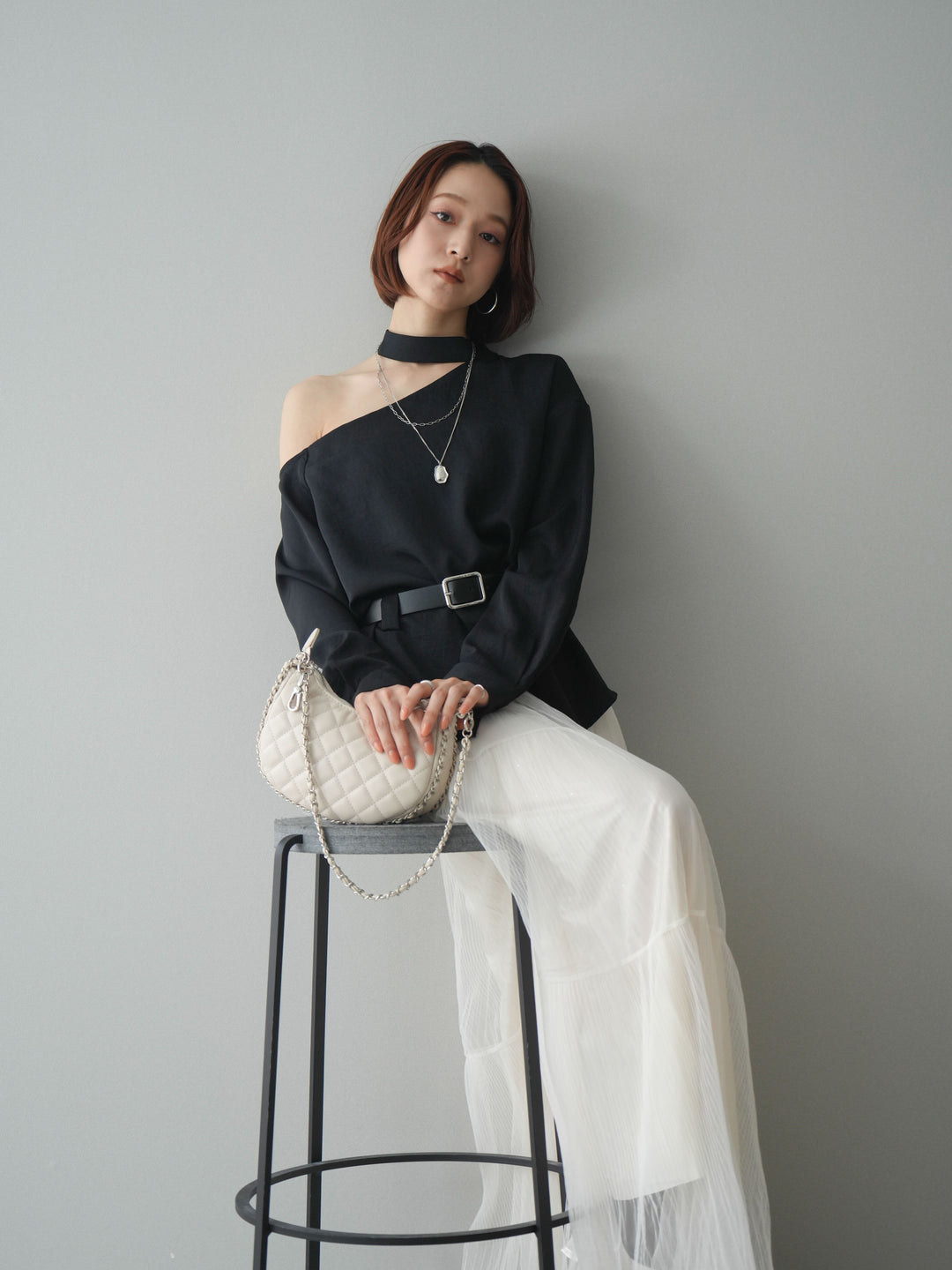 [SET]ベルト付ワンショルダースリットブラウス+ベルト付ワンショルダースリットブラウス(2set)