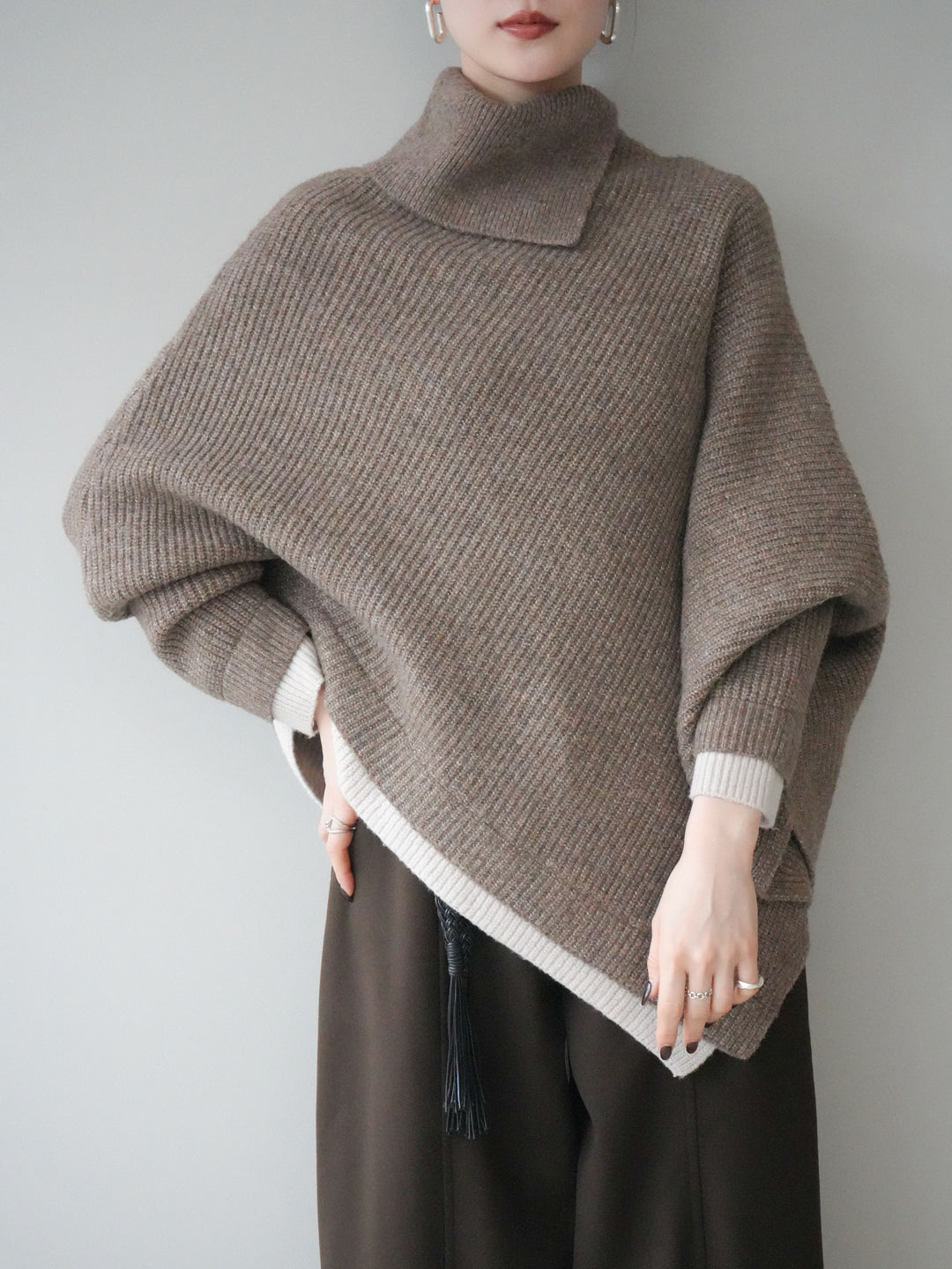 [予約]配色アシンメトリードルマンニットプルオーバー/oatmeal