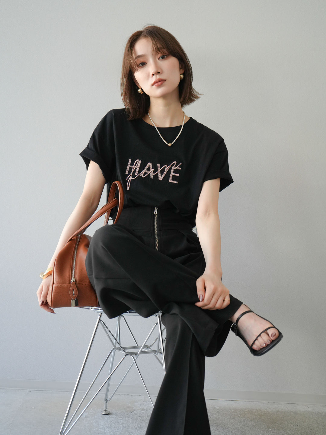 [予約]デザインロゴ刺繍Tシャツ/ブラック