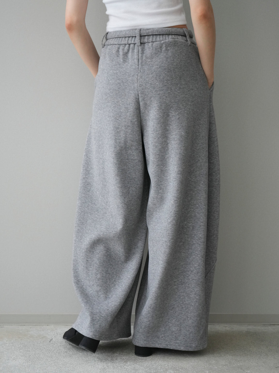 [予約]ウエストベルトカーブラインスエットパンツ/gray