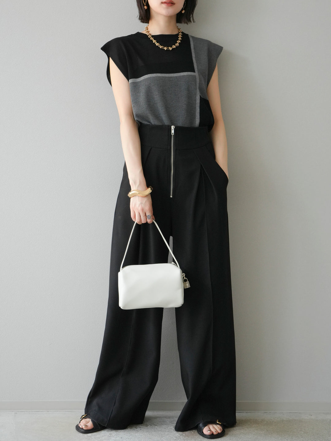 【預購】同色系無袖針織套頭衫/黑色