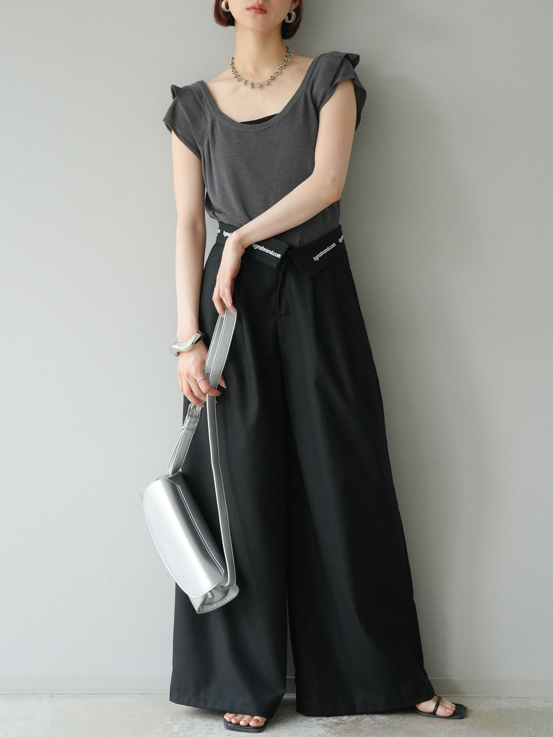 [予約]ウエスト折り返しロゴタックワイドパンツ/ブラック