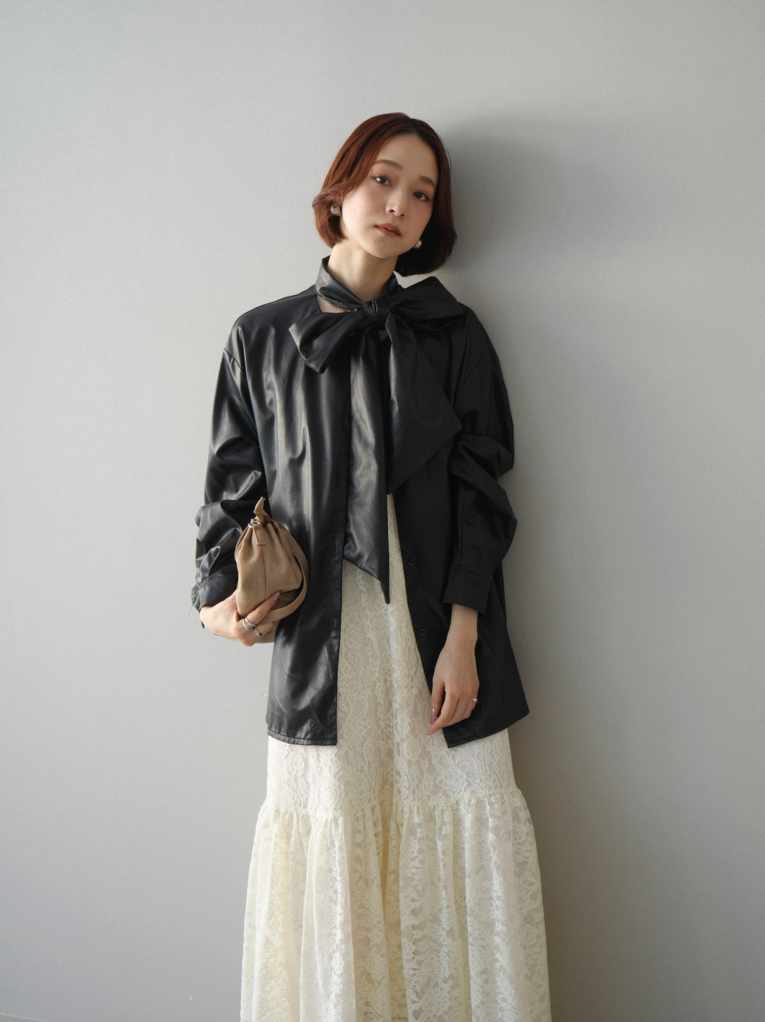 [SET]ギャザー切替レースキャミワンピース+フェイクレザーボウタイブラウス(2set)