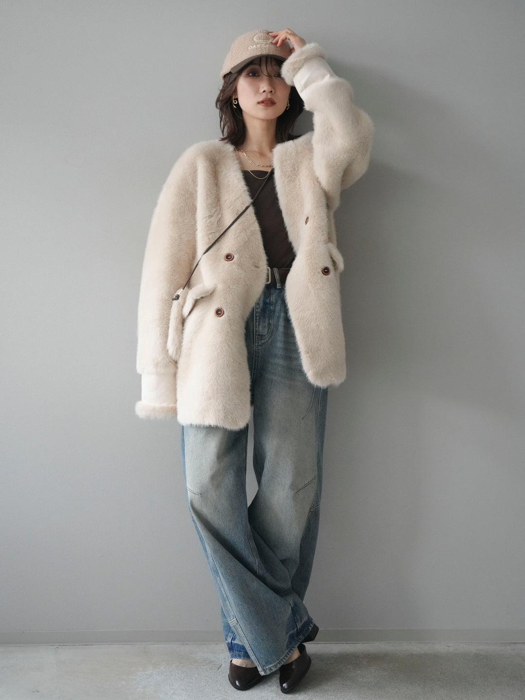 [SET]バッグ付エコファーノーカラーコート+ベルト付カーブデニムパンツ(2set)