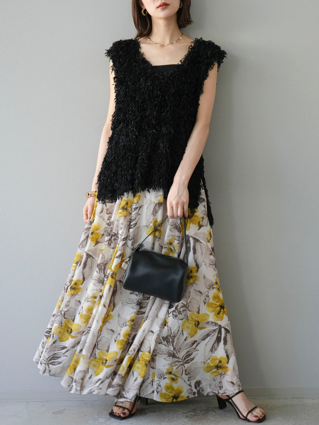 [予約]フェザーVネックベスト/ブラック