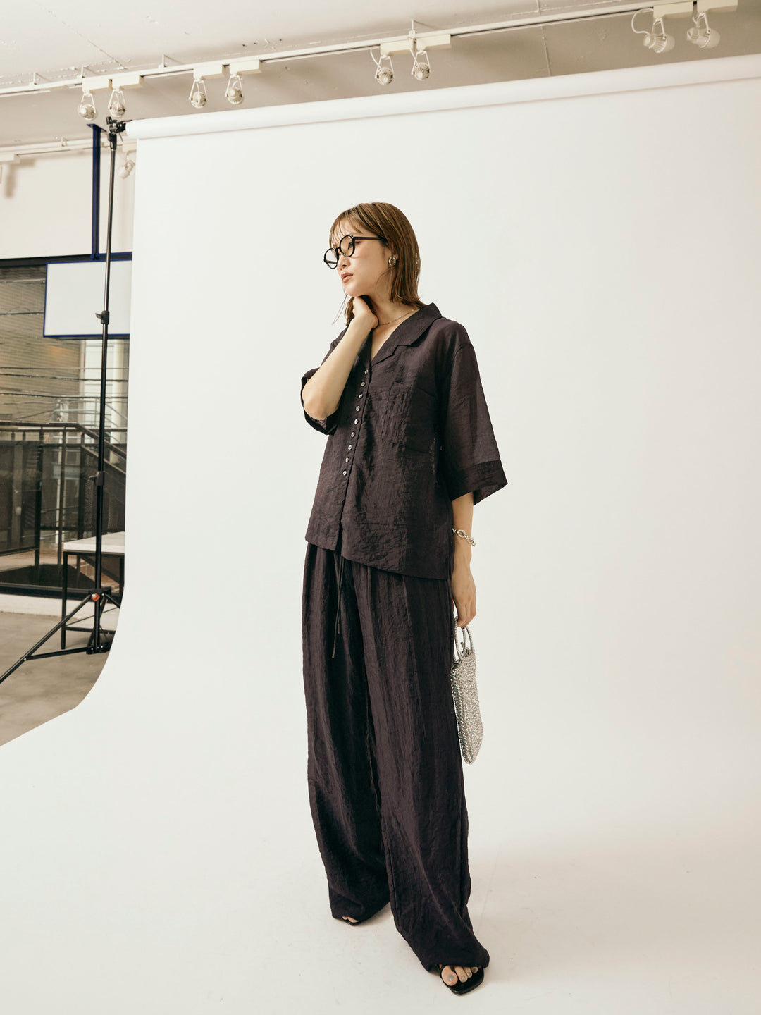 【Allure】[SET]シャイニースラブシアー開襟ハーフシャツ+シャイニースラブシアーワイドパンツ(2set)