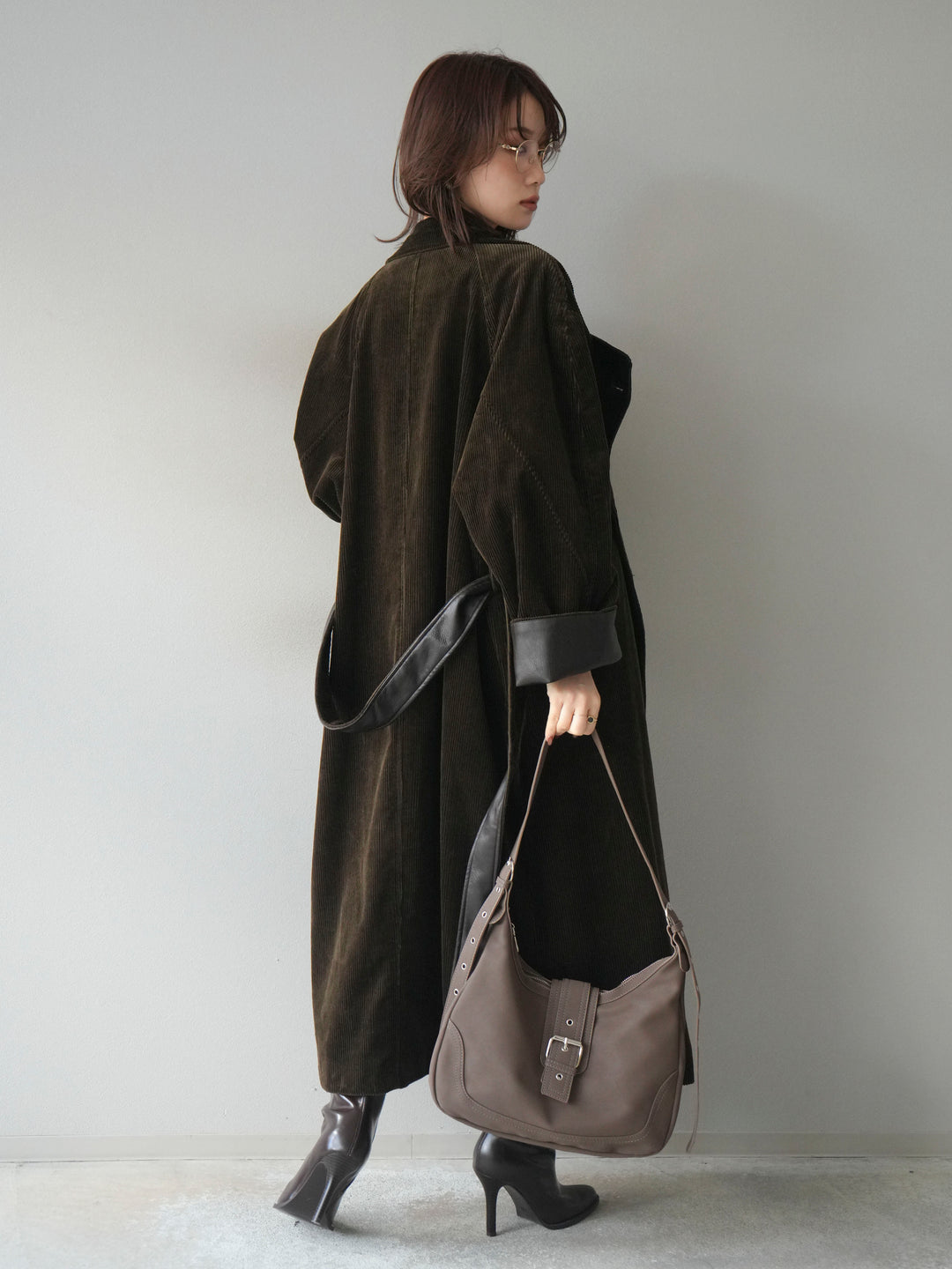 [予約]コーデュロイ折り返しレザーロングコート/khaki