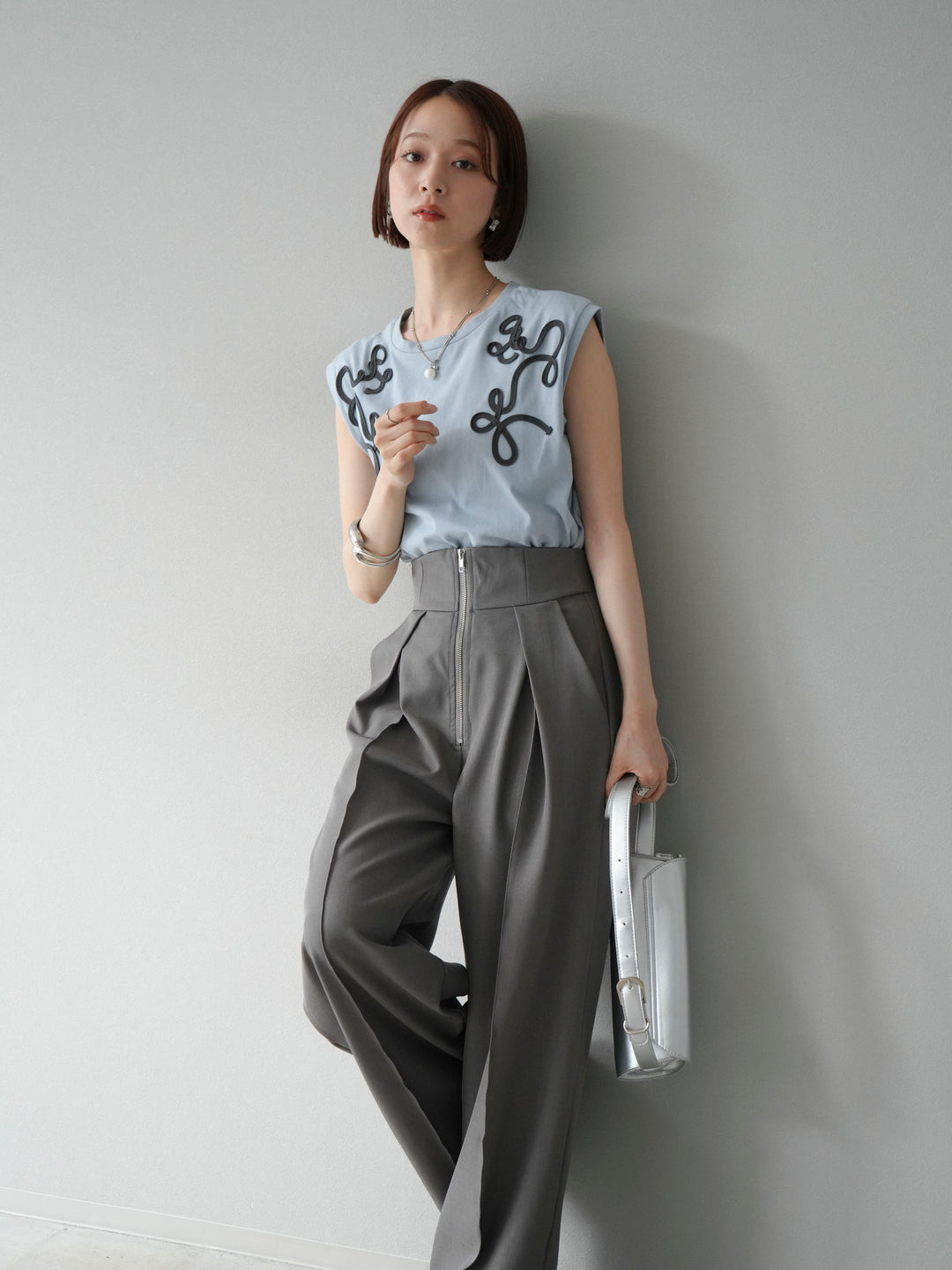 [SET]コード刺繍フレンチスリーブTシャツ+選べるアクセセット(2set)