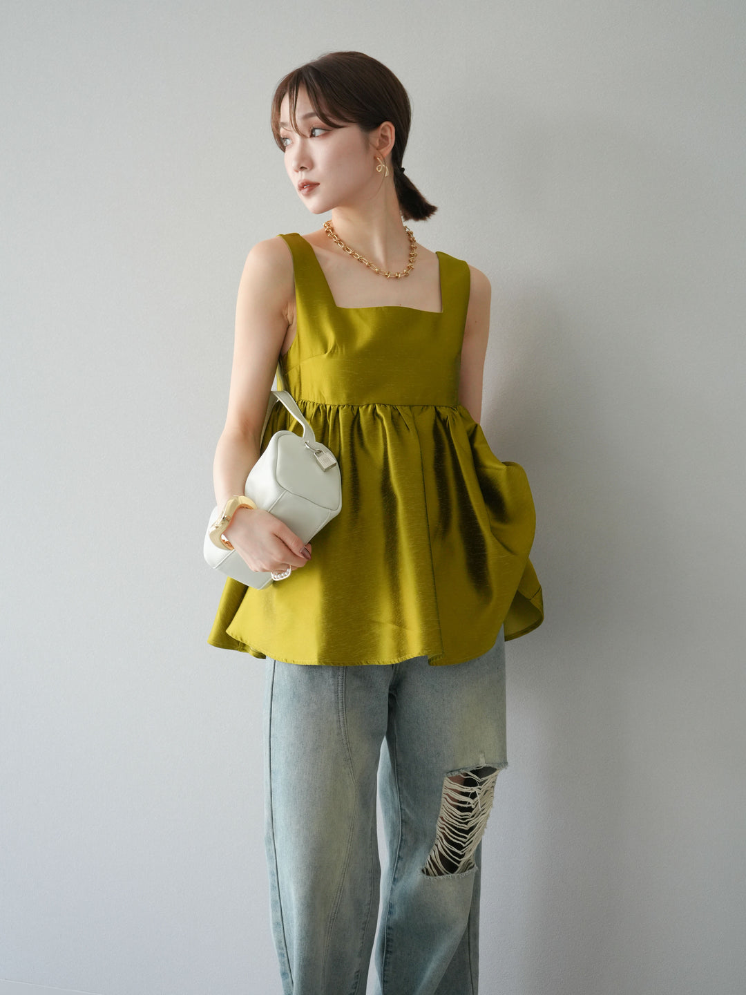 [予約]サテンフレアノースリーブトップス/グリーン