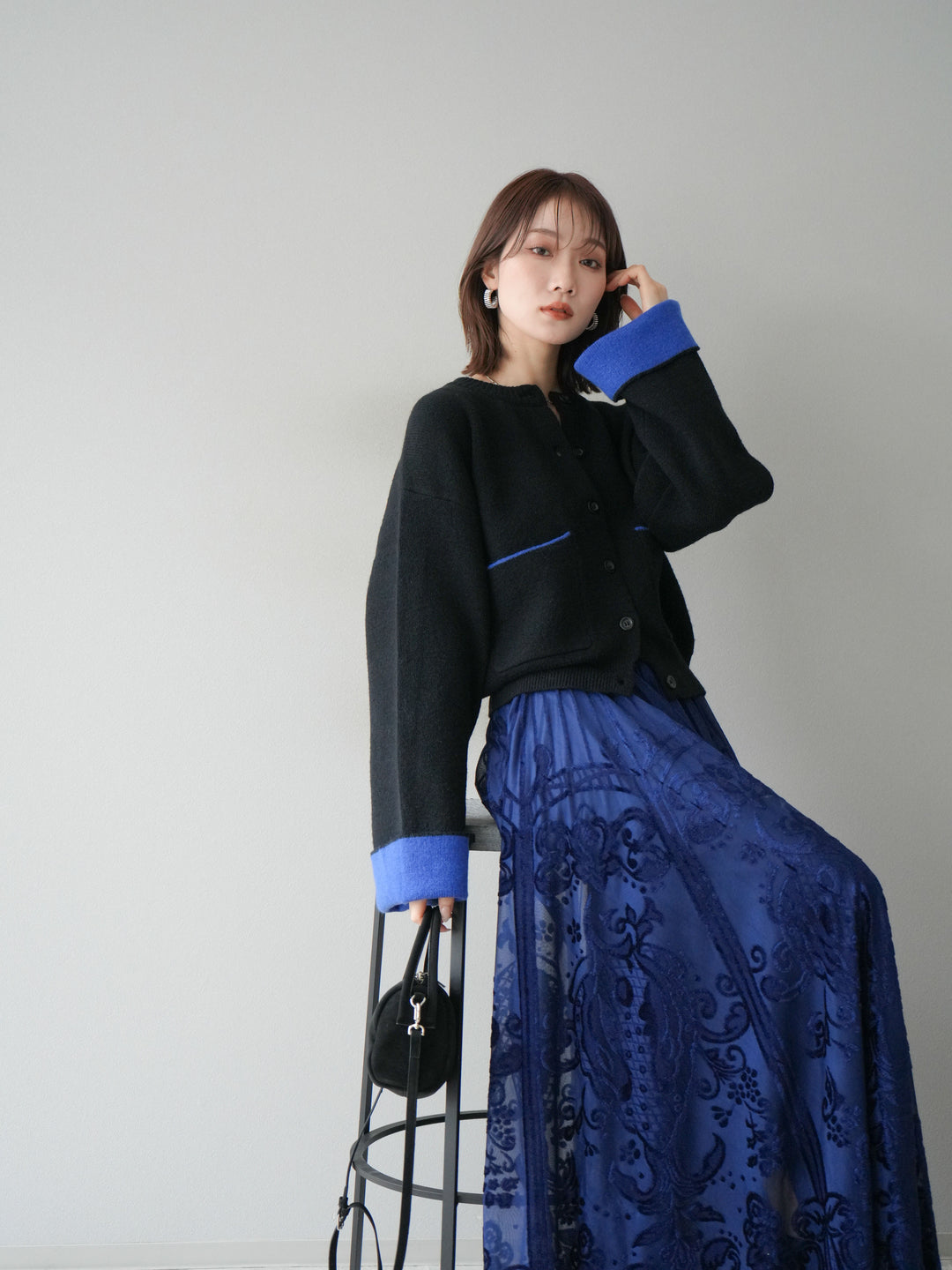 [SET]バイカラーオーバーニットカーディガン+アンティーク柄フロッキーマキシスカート(2set)