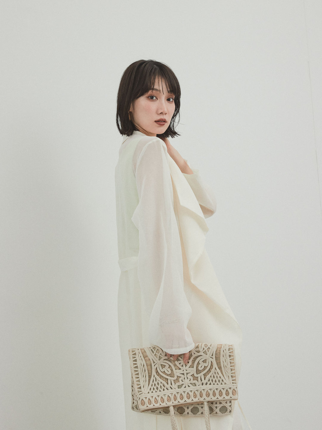 [SET] 方形天鵝絨背心 + 水洗緞層疊裙褲 + 透視長外套 (3 件套)