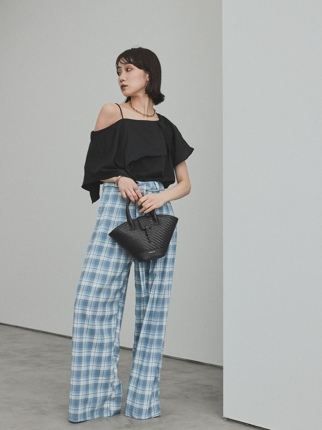 [SET]ワンショルラッフルブラウス+チェック柄ワイドパンツ(2set)