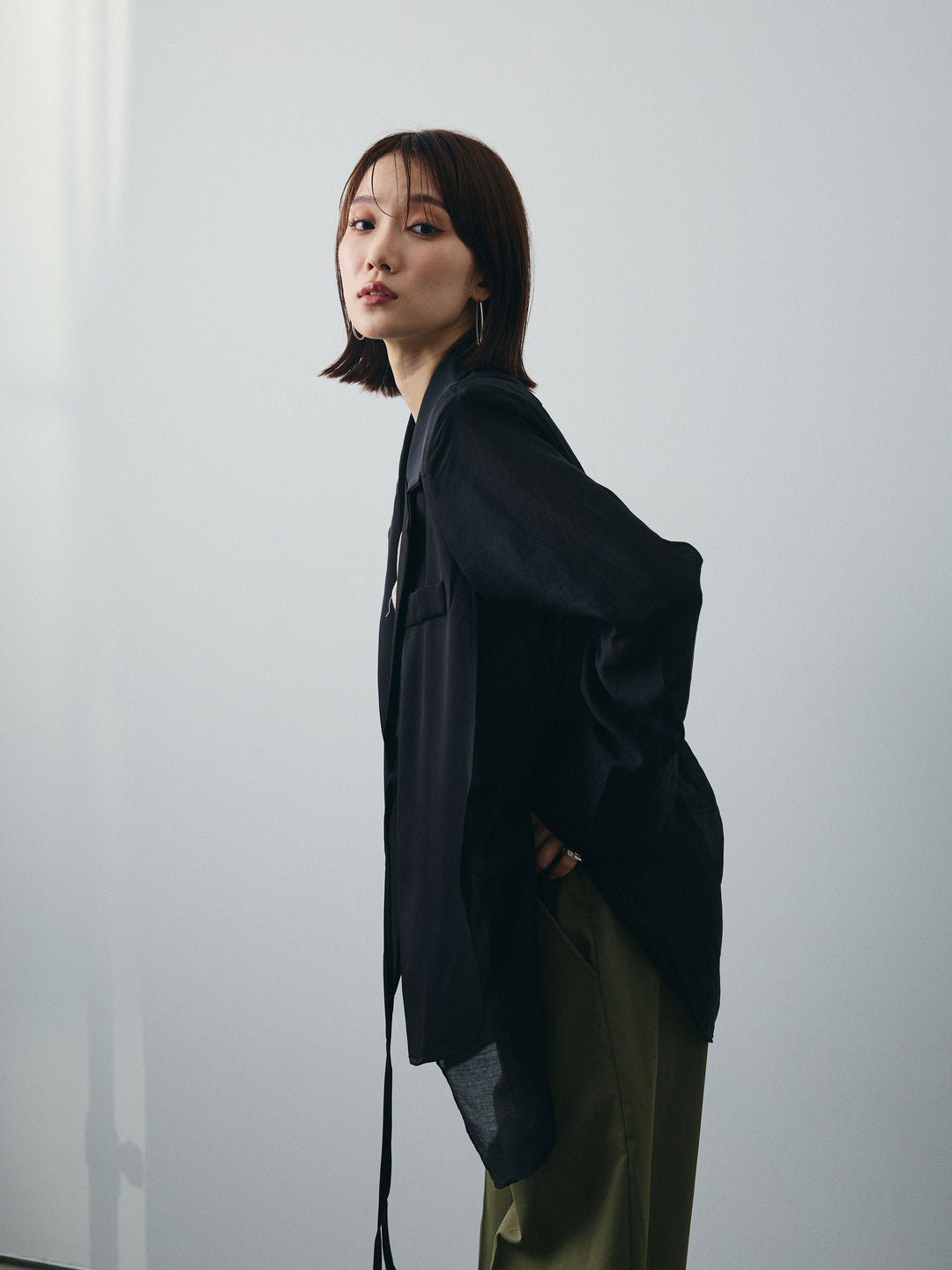 [SET]シアー切替テーラードジャケット+リネンライクカシュクールデザインビスチェ+コクーンワイドチノパンツ(3set)