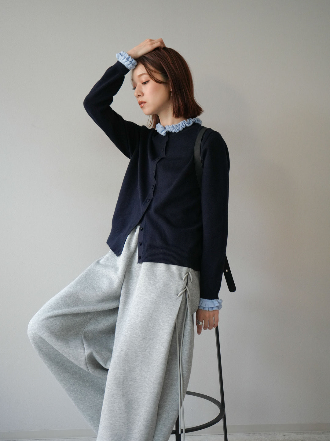 [予約]フリルデザインコンパクトニットカーディガン/ネイビー