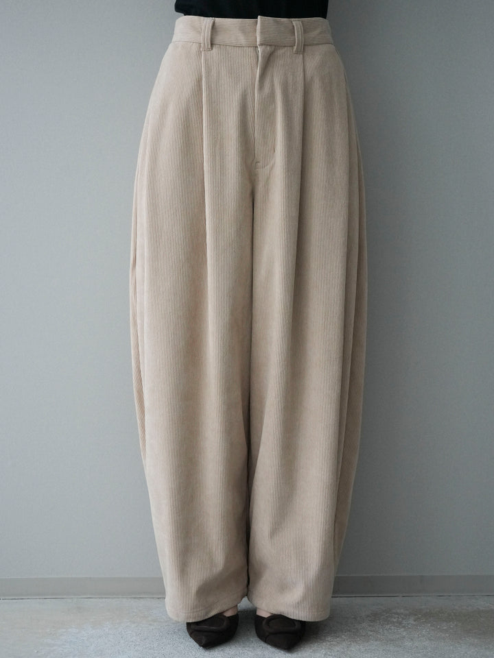 [予約]コーデュロイサイドタックコクーンパンツ/beige