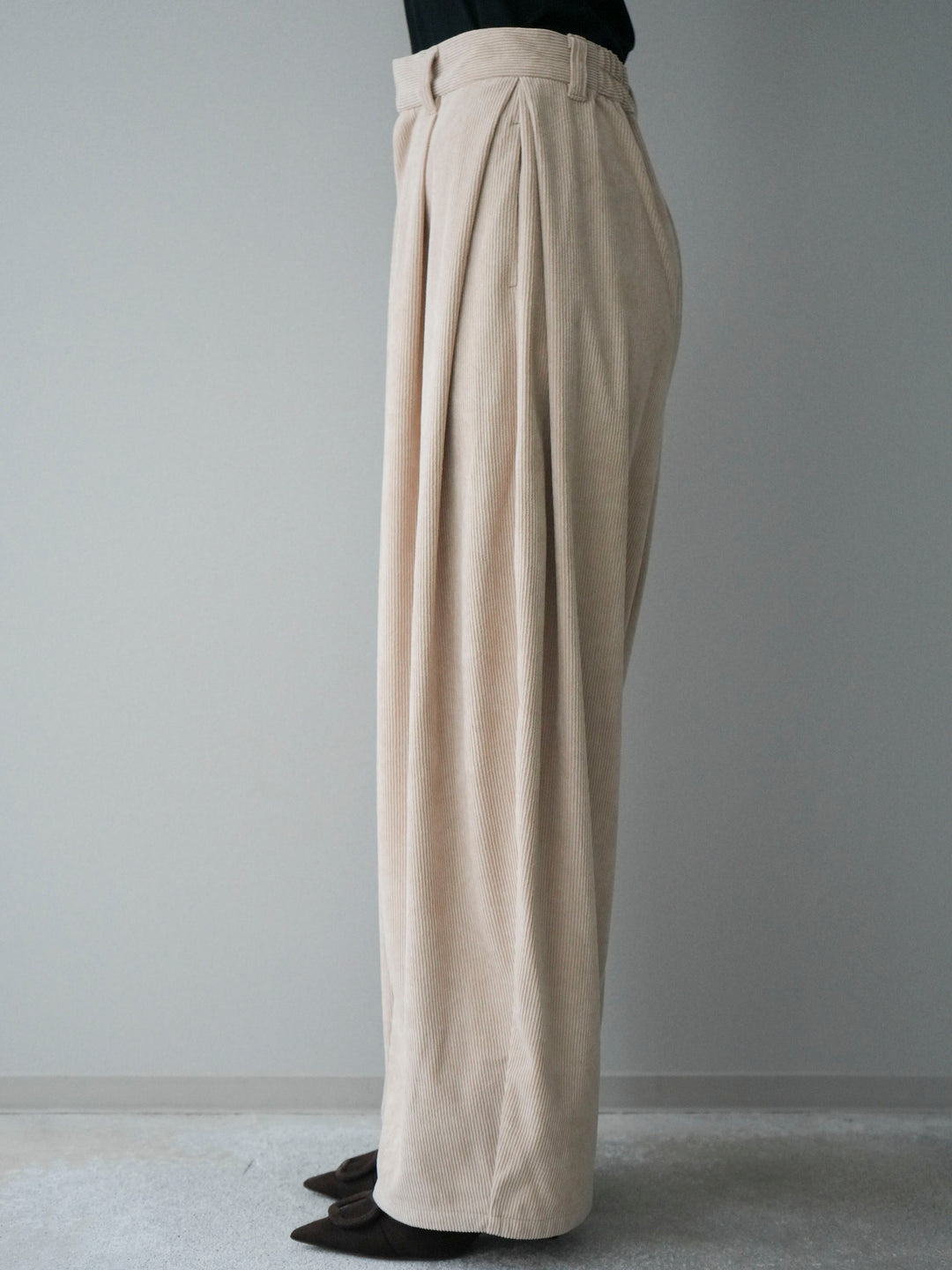 [予約]コーデュロイサイドタックコクーンパンツ/beige