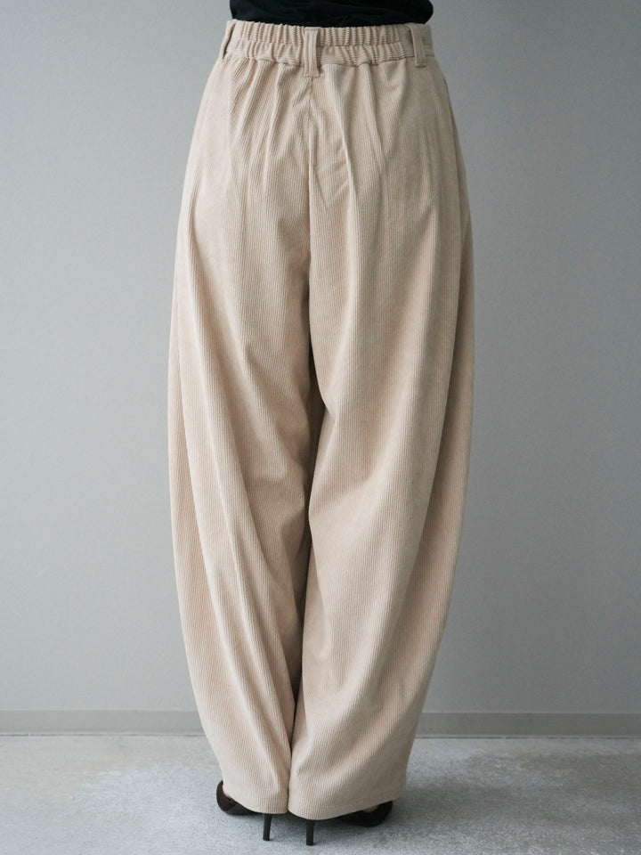 [予約]コーデュロイサイドタックコクーンパンツ/beige