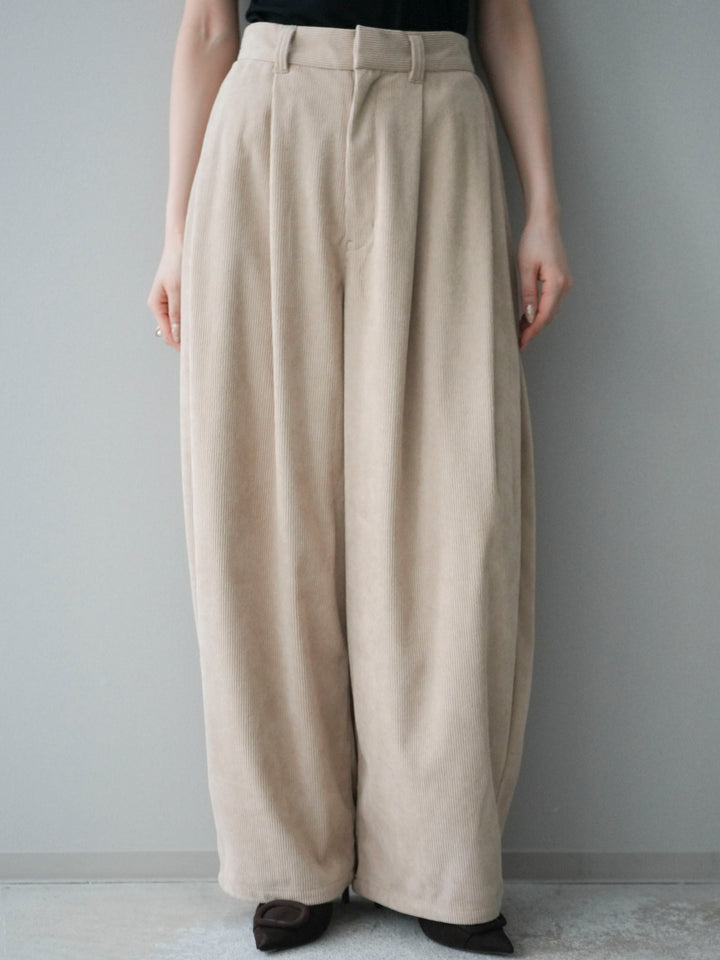 [予約]コーデュロイサイドタックコクーンパンツ/beige