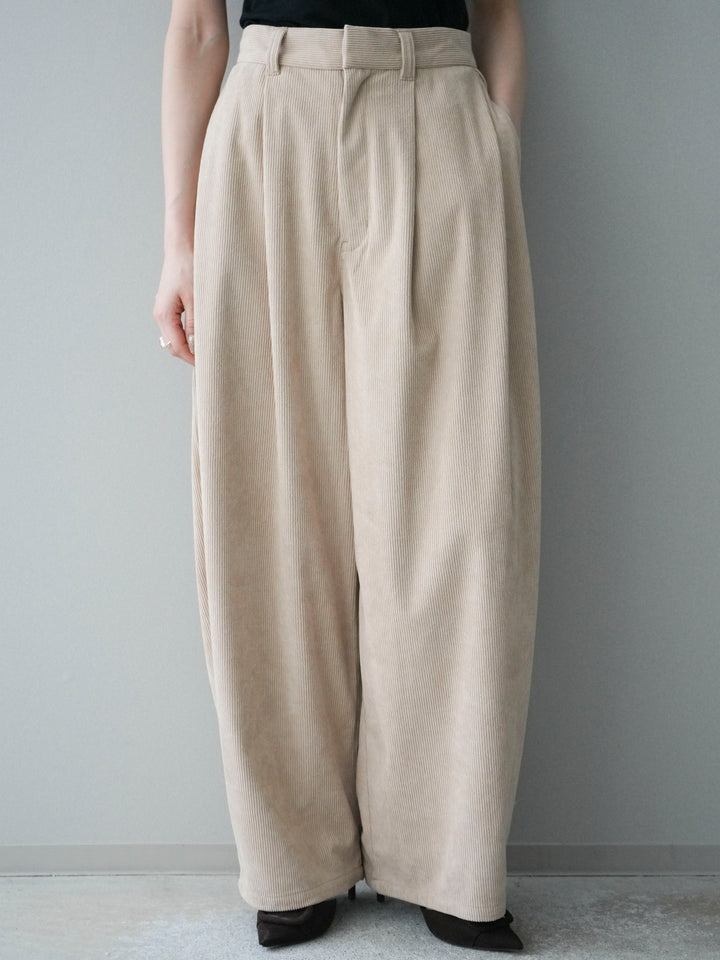 [予約]コーデュロイサイドタックコクーンパンツ/beige