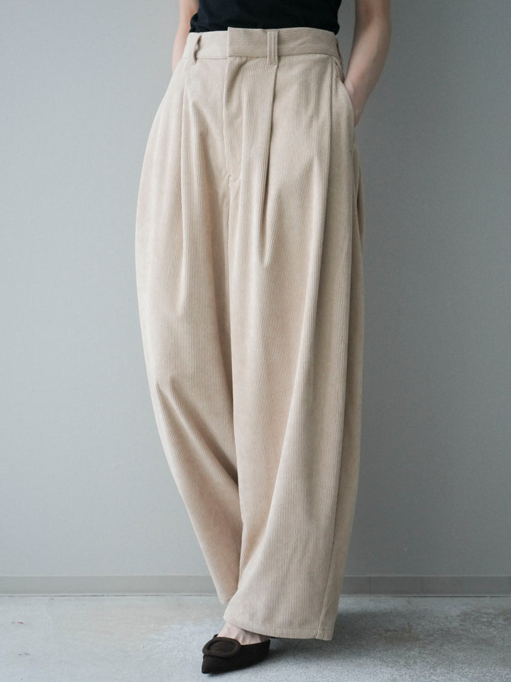 [予約]コーデュロイサイドタックコクーンパンツ/beige